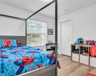 8525 Trail Wind Drive - Photo Thumbnail 21