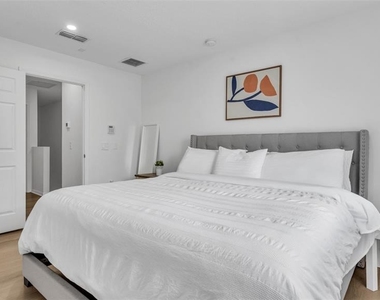 8525 Trail Wind Drive - Photo Thumbnail 15