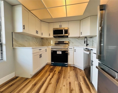 2621 Cove Cay Drive - Photo Thumbnail 4
