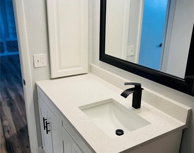 2621 Cove Cay Drive - Photo Thumbnail 10