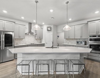 4009 W Carmen Street - Photo Thumbnail 1