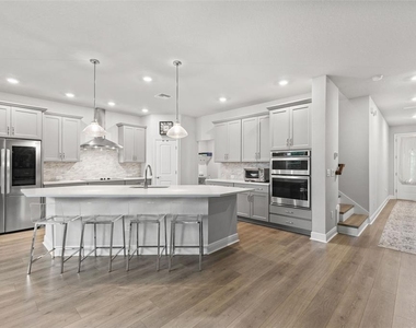 4009 W Carmen Street - Photo Thumbnail 6