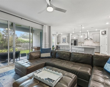 4009 W Carmen Street - Photo Thumbnail 9