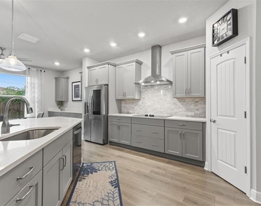 4009 W Carmen Street - Photo Thumbnail 4