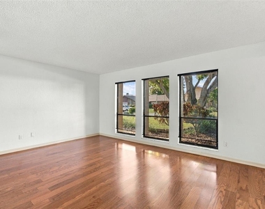 10843 Harborside Drive - Photo Thumbnail 8