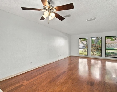 10843 Harborside Drive - Photo Thumbnail 12