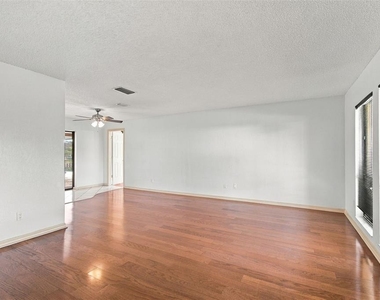 10843 Harborside Drive - Photo Thumbnail 7
