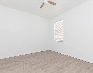 12808 Turnstone Court - Photo Thumbnail 19