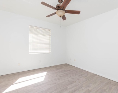 12808 Turnstone Court - Photo Thumbnail 25