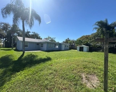 10369 106th Terrace - Photo Thumbnail 16