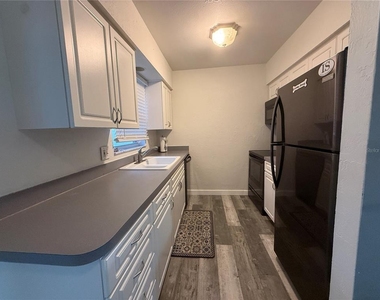 11083 Valencia Avenue - Photo Thumbnail 7