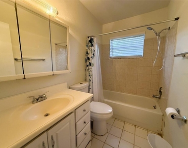 11083 Valencia Avenue - Photo Thumbnail 14