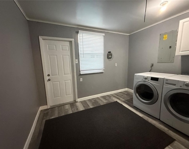 11083 Valencia Avenue - Photo Thumbnail 17