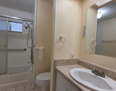 8082 Fairlane Avenue - Photo Thumbnail 10