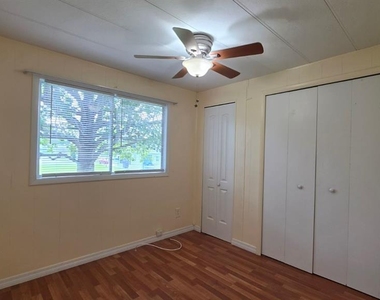 8082 Fairlane Avenue - Photo Thumbnail 5