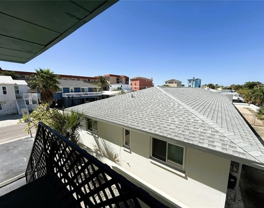 17688 Gulf Boulevard - Photo Thumbnail 8