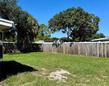 4423 W Varn Avenue - Photo Thumbnail 14