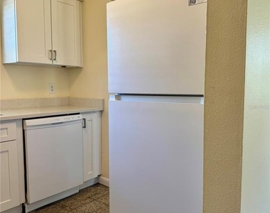 4423 W Varn Avenue - Photo Thumbnail 10