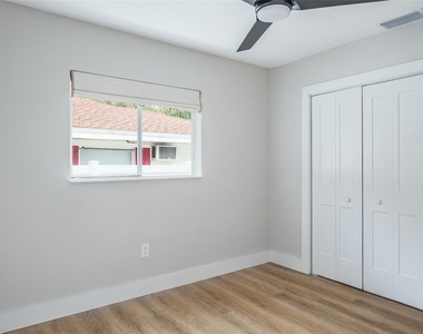 502 N Lincoln Avenue - Photo Thumbnail 28