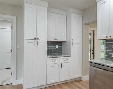 502 N Lincoln Avenue - Photo Thumbnail 13