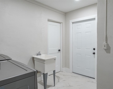 502 N Lincoln Avenue - Photo Thumbnail 32