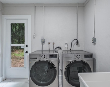 502 N Lincoln Avenue - Photo Thumbnail 31