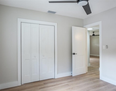 502 N Lincoln Avenue - Photo Thumbnail 29