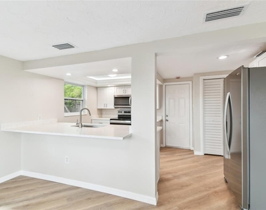 4541 Daphne Street - Photo Thumbnail 6