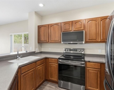 20484 Needletree Drive - Photo Thumbnail 4