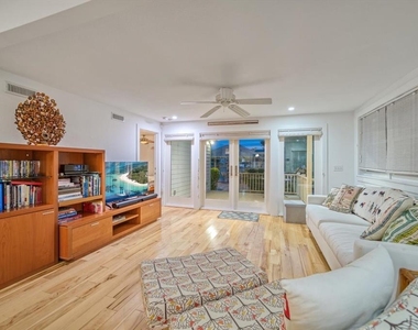 2605 Pass A Grille Way - Photo Thumbnail 4