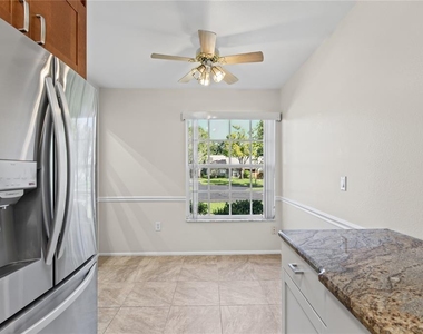 2366 Bentley Dr - Photo Thumbnail 15