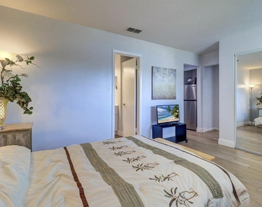 5405 Bellefield Drive - Photo Thumbnail 10