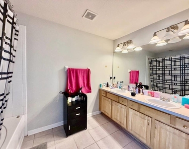 8570 Sandy Beach Street - Photo Thumbnail 20