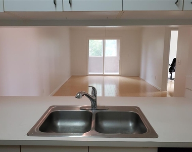 15215 Amberly Drive - Photo Thumbnail 7