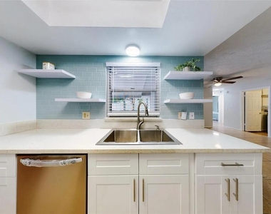 1836 Plumtree Drive - Photo Thumbnail 13