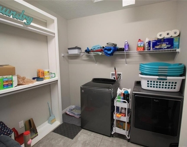 1813 Hawksbill Lane - Photo Thumbnail 8