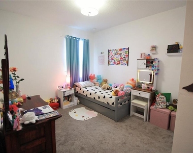 1813 Hawksbill Lane - Photo Thumbnail 25