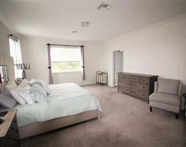 1813 Hawksbill Lane - Photo Thumbnail 12