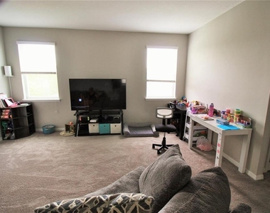 1813 Hawksbill Lane - Photo Thumbnail 22