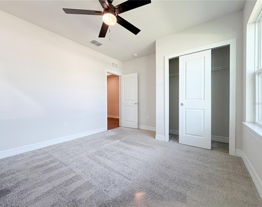 1079 Michelangelo Lane - Photo Thumbnail 18