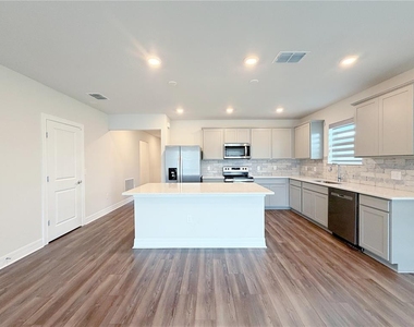 1079 Michelangelo Lane - Photo Thumbnail 4