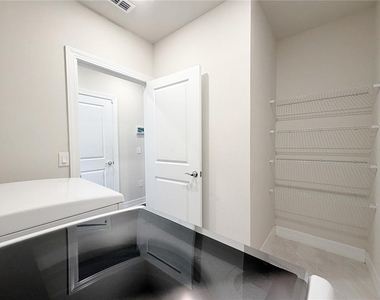 1079 Michelangelo Lane - Photo Thumbnail 20