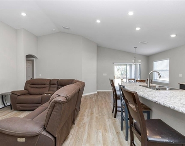 8968 Se 46th Terrace - Photo Thumbnail 14