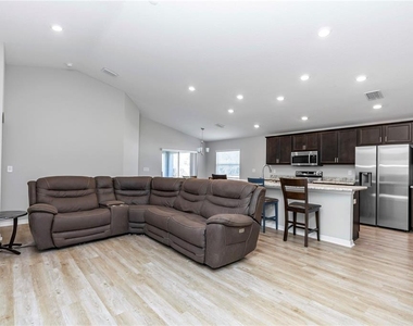 8968 Se 46th Terrace - Photo Thumbnail 13