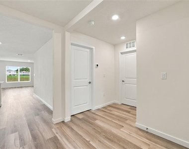 8709 Barragan Drive - Photo Thumbnail 11