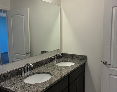12523 Nw 7th Place - Photo Thumbnail 7