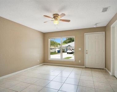 823 Douglass Avenue - Photo Thumbnail 5