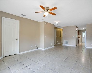 823 Douglass Avenue - Photo Thumbnail 2