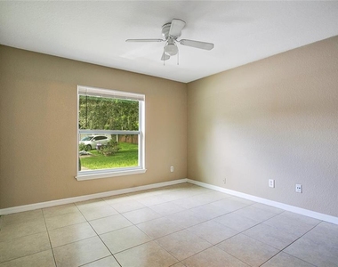 823 Douglass Avenue - Photo Thumbnail 10