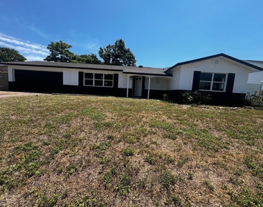 1409 Cadillac Drive - Photo Thumbnail 16